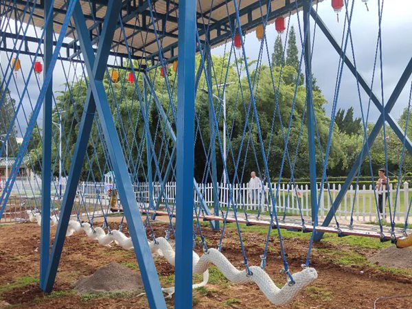 網(wǎng)紅秋千